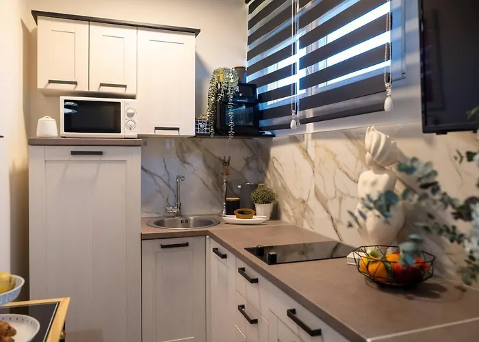 Malona One Bedroom דירה