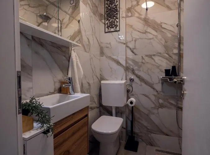 Malona One Bedroom *